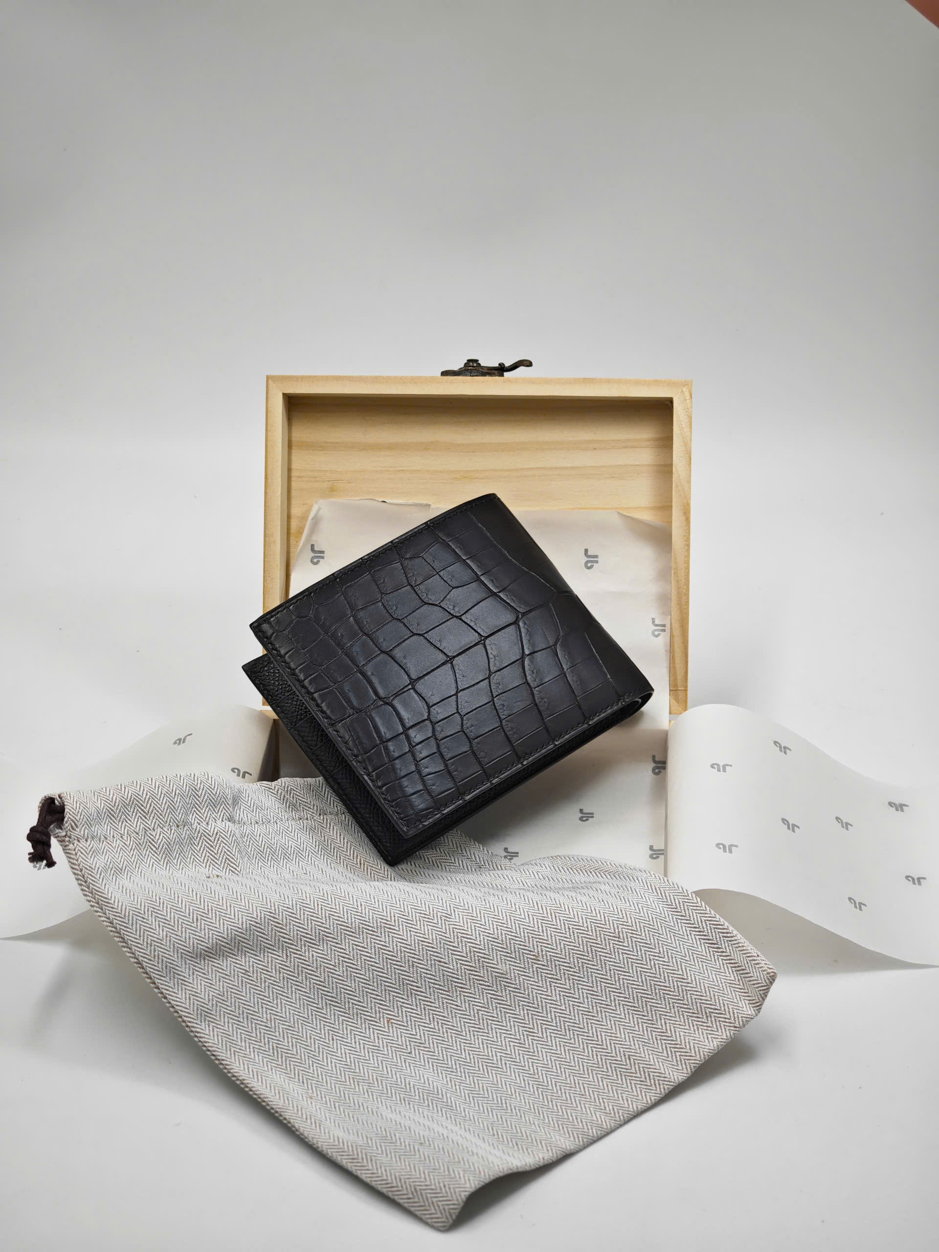 Ví gấp nam da cá sấu cao cấp chế tác thủ công