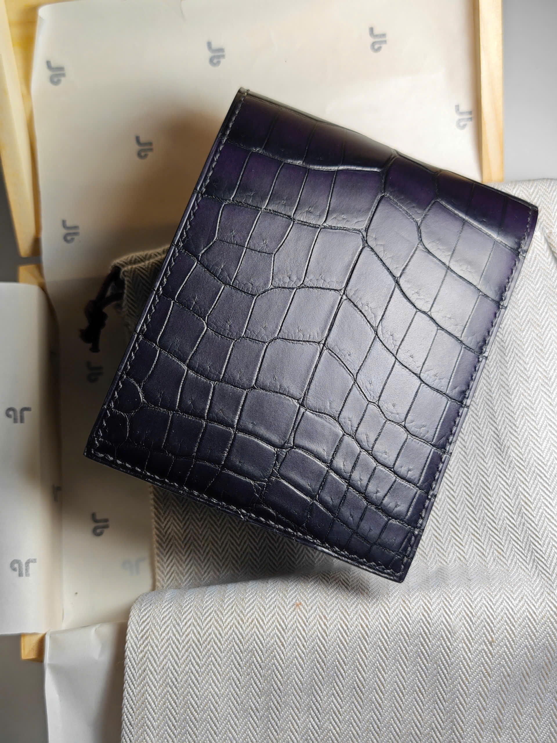 Ví gấp nam da cá sấu cao cấp chế tác thủ công - Hình ảnh 4