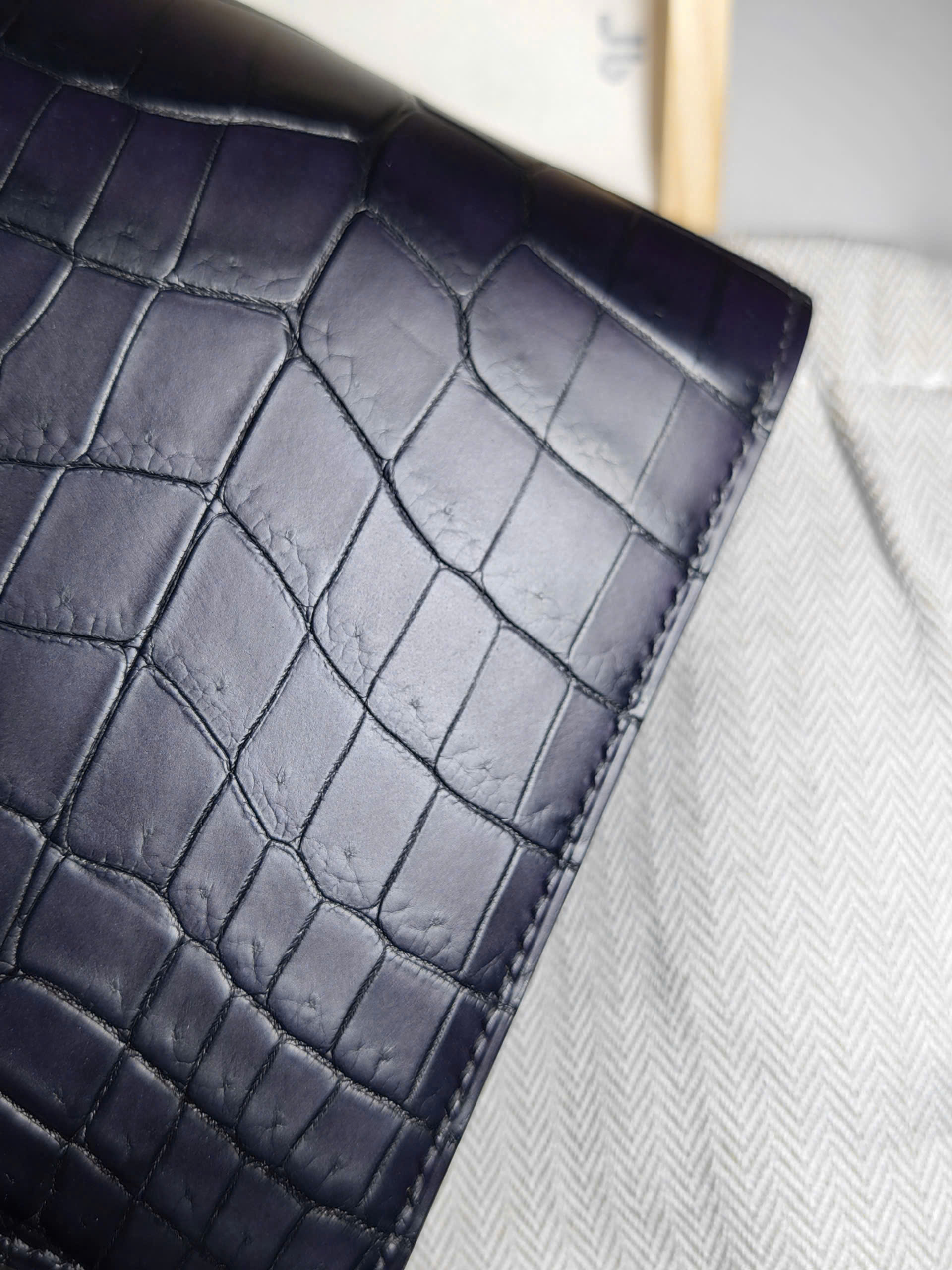 Ví gấp nam da cá sấu cao cấp chế tác thủ công - Hình ảnh 2