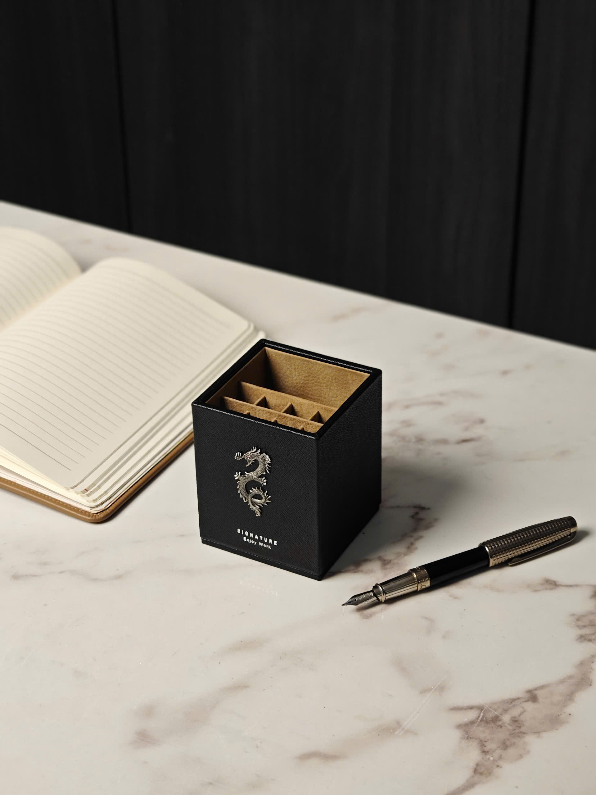 TP Pen Box Signature Enjoy Work - Hộp đựng bút da cao cấp - Hình ảnh 6