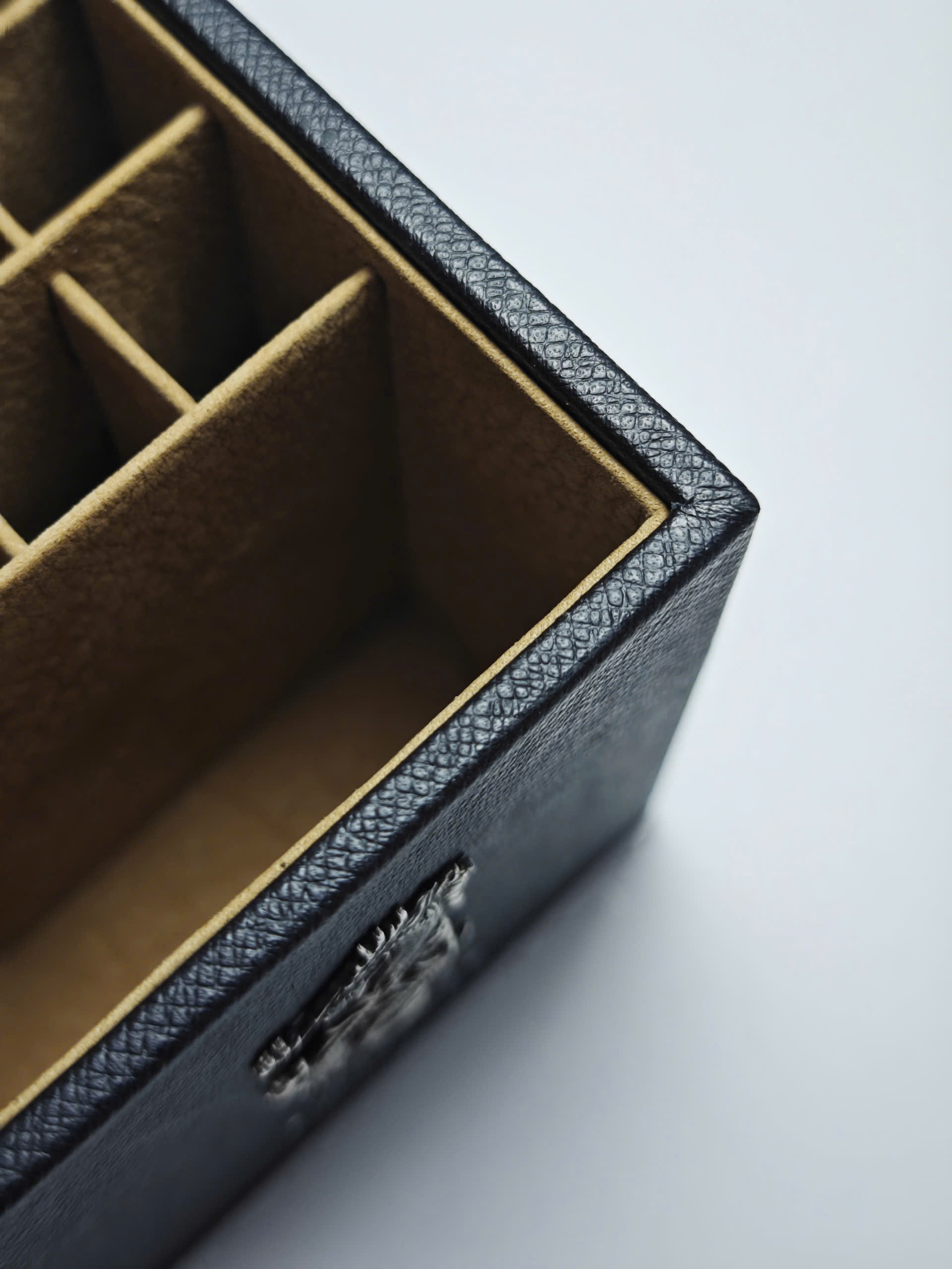 TP Pen Box Signature Enjoy Work - Hộp đựng bút da cao cấp - Hình ảnh 8