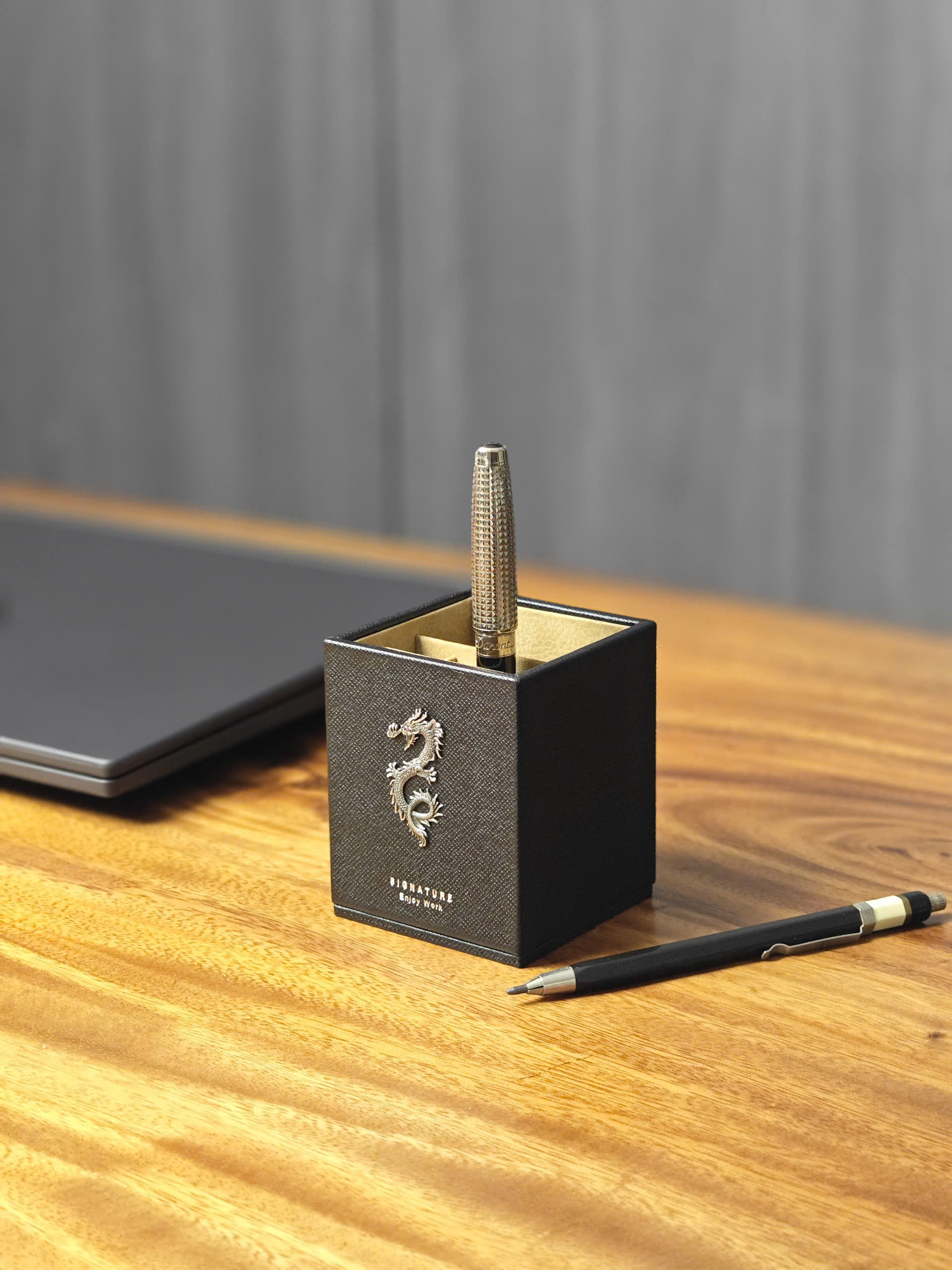 TP Pen Box Signature Enjoy Work - Hộp đựng bút da cao cấp - Hình ảnh 7