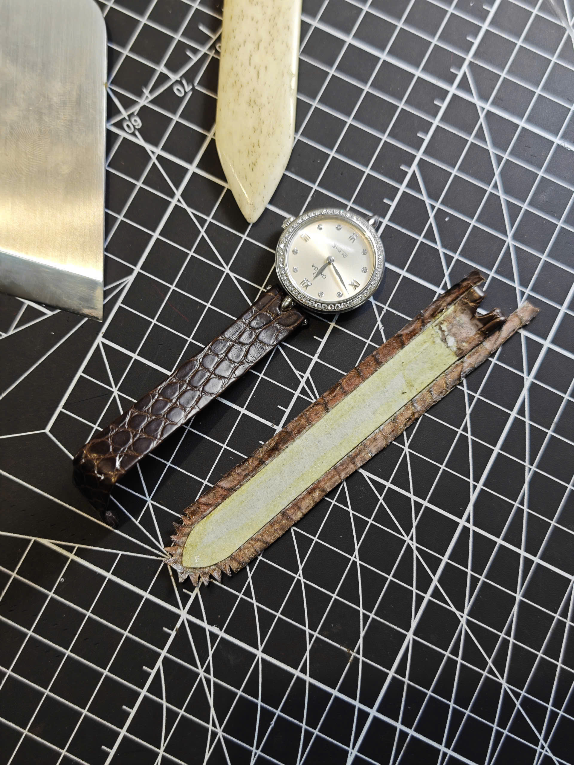 Dây đồng hồ Omega nữ da cá sấu Pháp - Hình ảnh 6