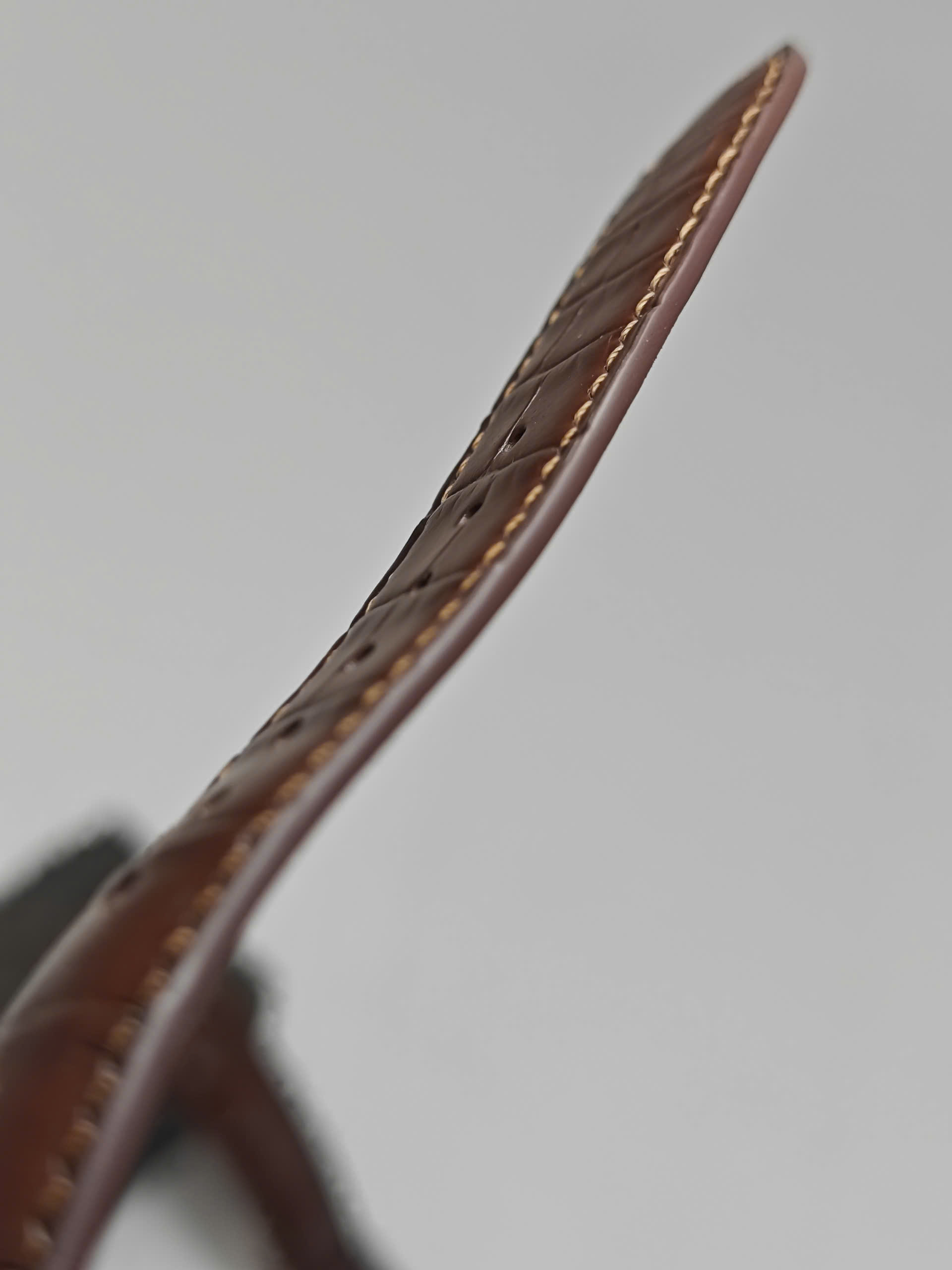 Dây đồng hồ Doxa cá sấu Pháp màu nâu - Hình ảnh 5